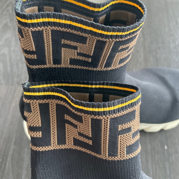 Fendi sneaker size37 - Picture 3 of 5